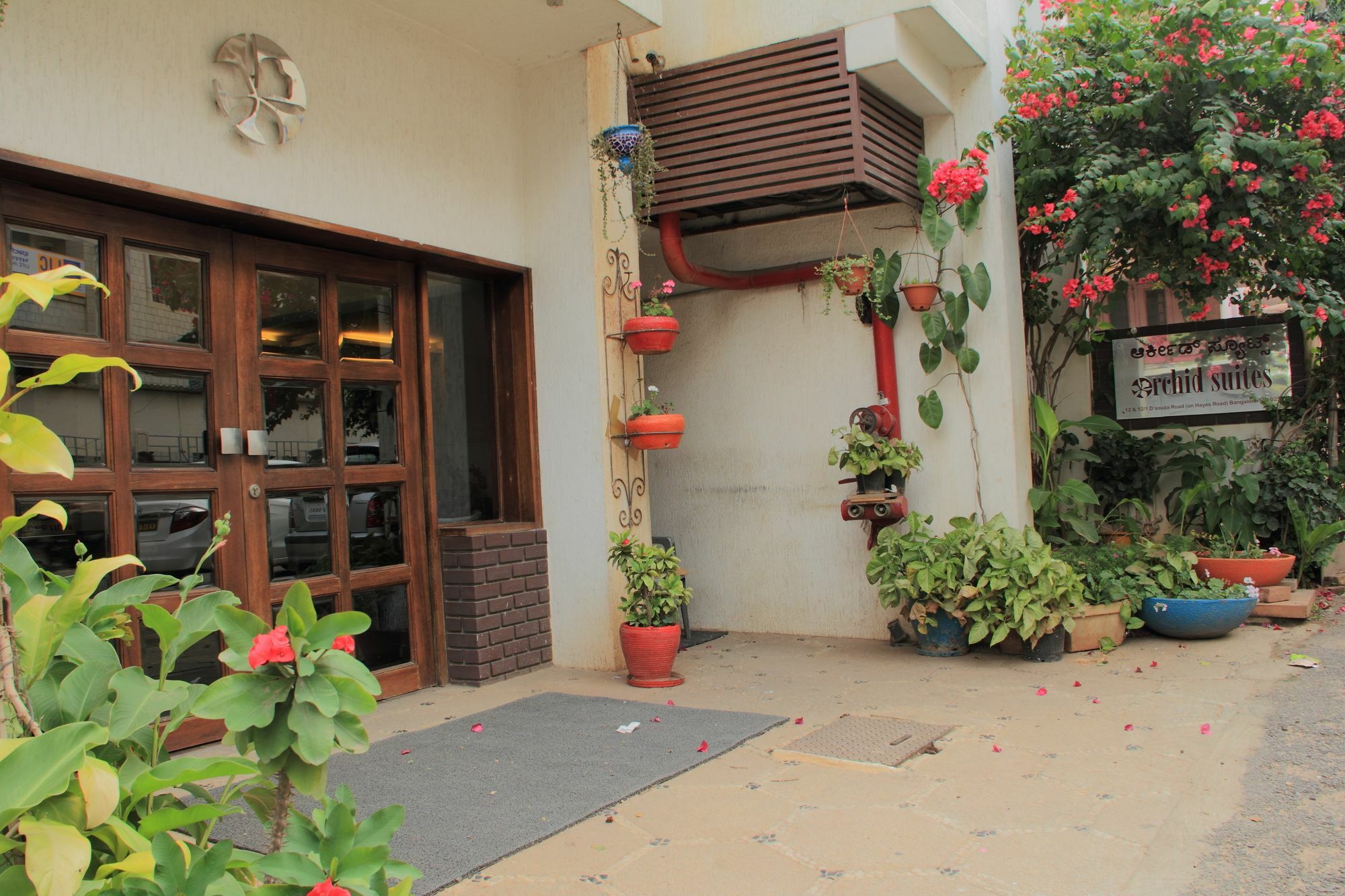 Orchid Suites - A Boutique Hotel Bangalore Off Residency Road Exterior photo